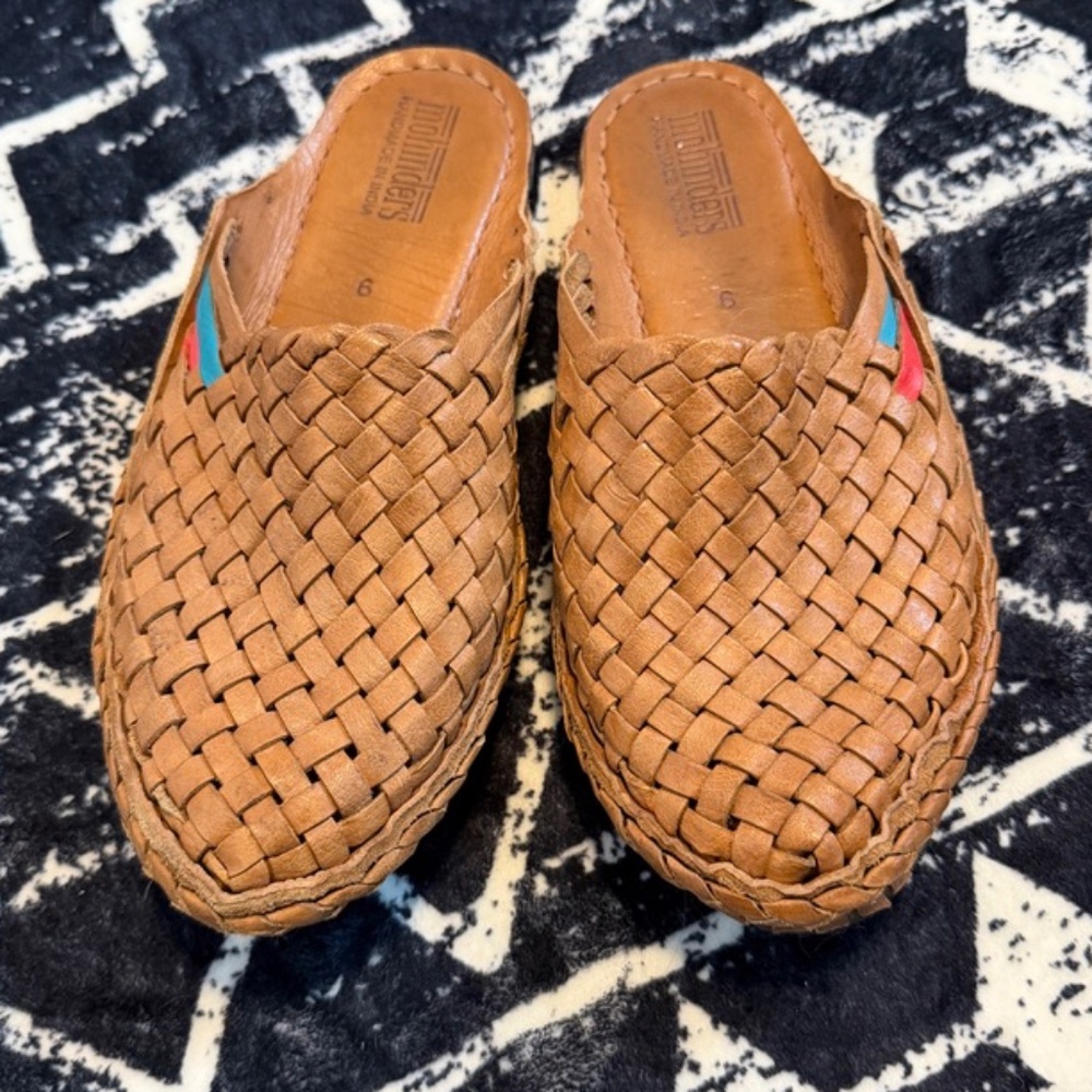 Mohinders Woven Slides